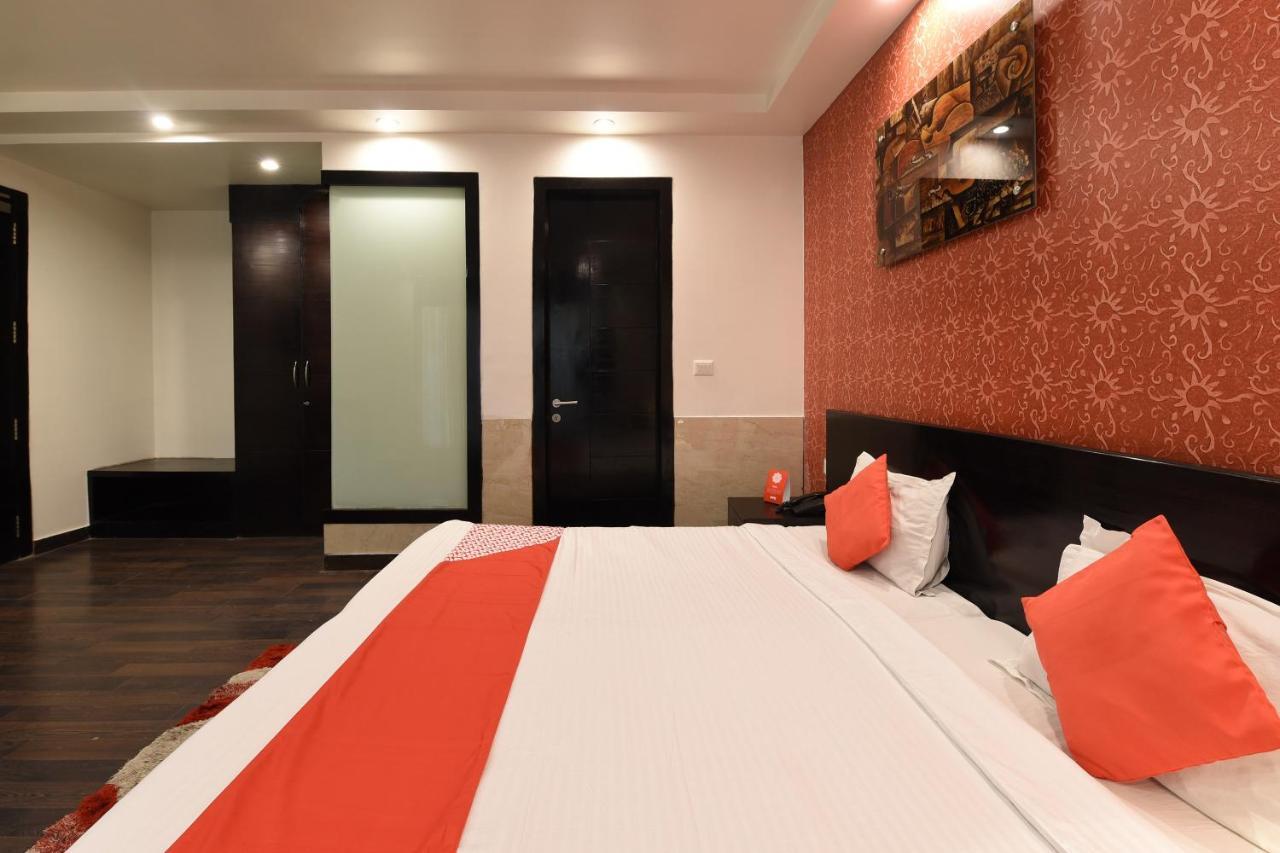 Oyo Flagship 18940 Hotel Swathi นิวเดลี ภายนอก รูปภาพ