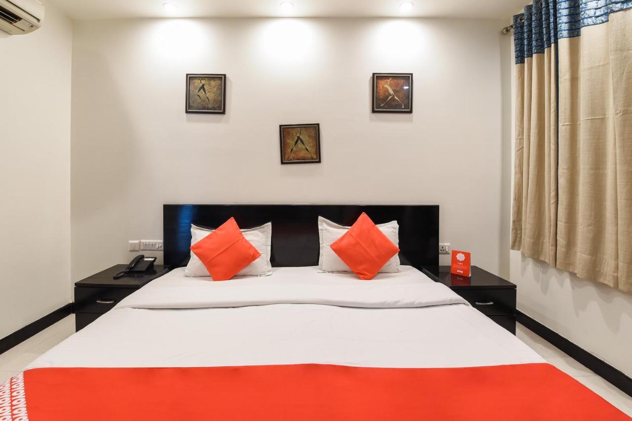 Oyo Flagship 18940 Hotel Swathi นิวเดลี ภายนอก รูปภาพ