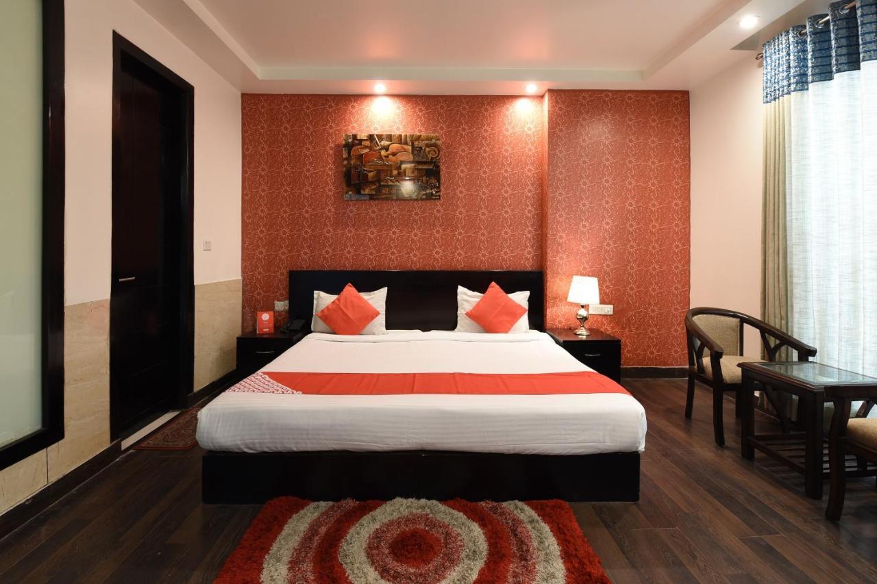 Oyo Flagship 18940 Hotel Swathi นิวเดลี ภายนอก รูปภาพ
