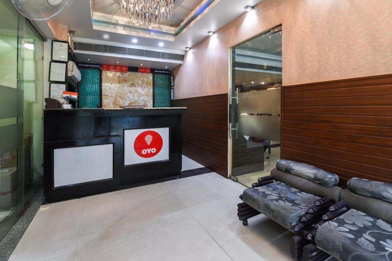 Oyo Flagship 18940 Hotel Swathi นิวเดลี ภายนอก รูปภาพ